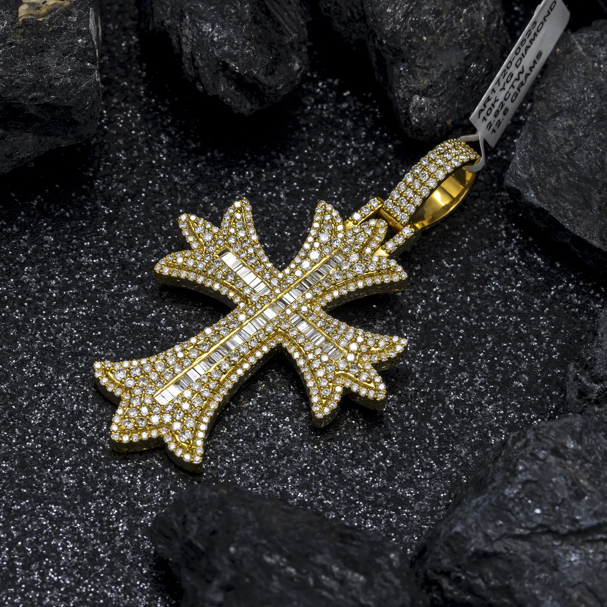 10K GOLD BAGUETTE AND ROUND DIAMOND CROSS PENDANT 2.89 CT