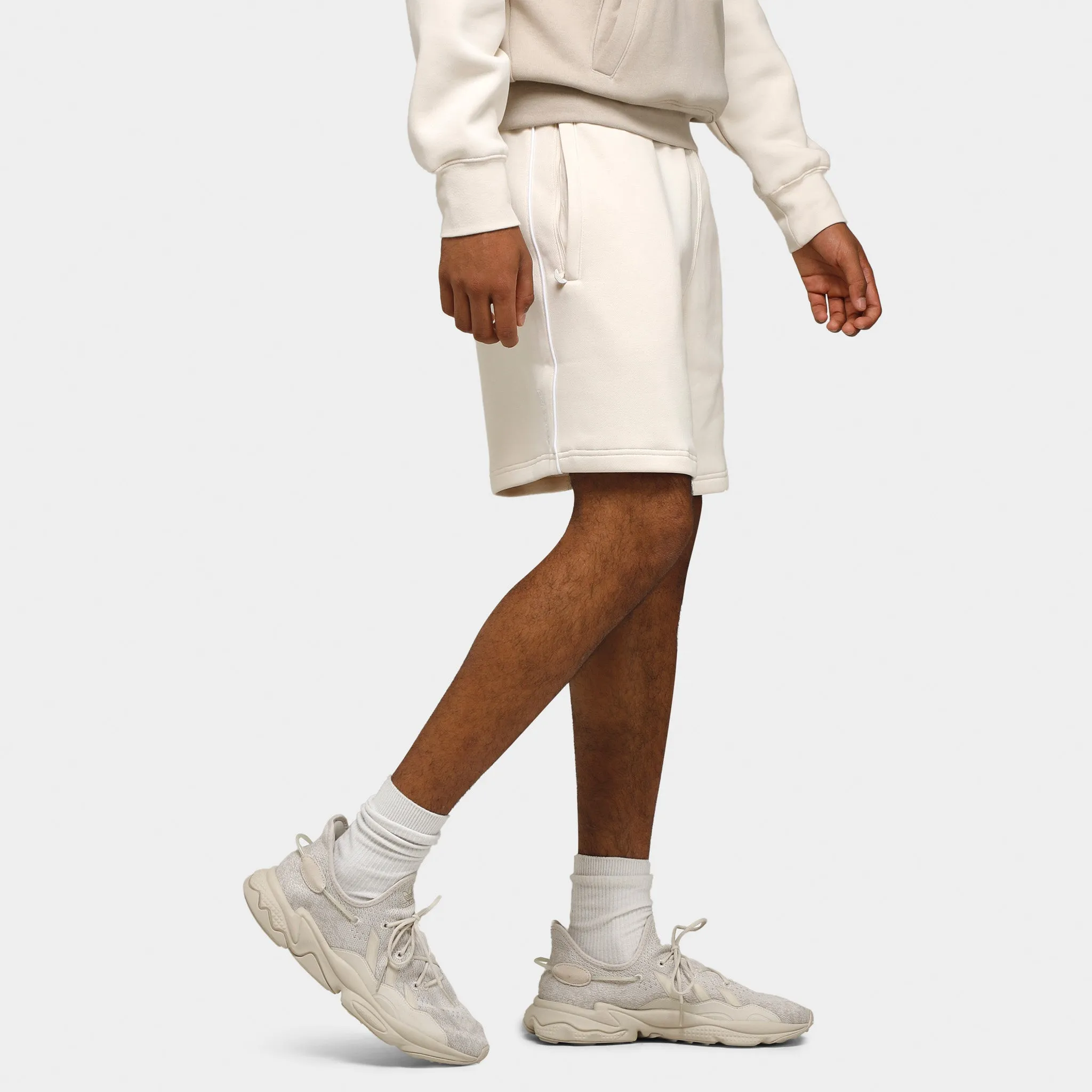 adidas Originals Adicolor Seasonal Archive Shorts / Wonder Beige