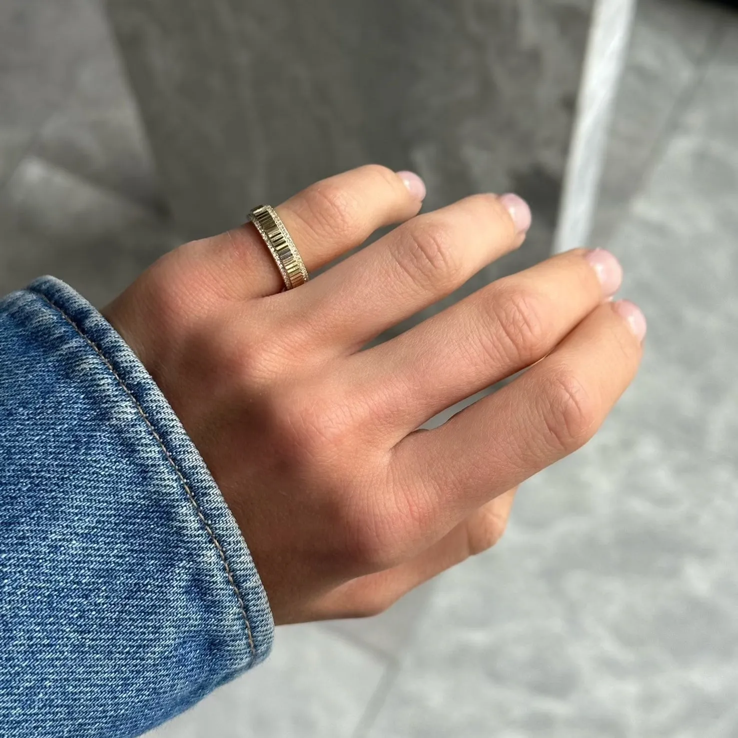 CORRUGATED DIAMOND PINKY RING