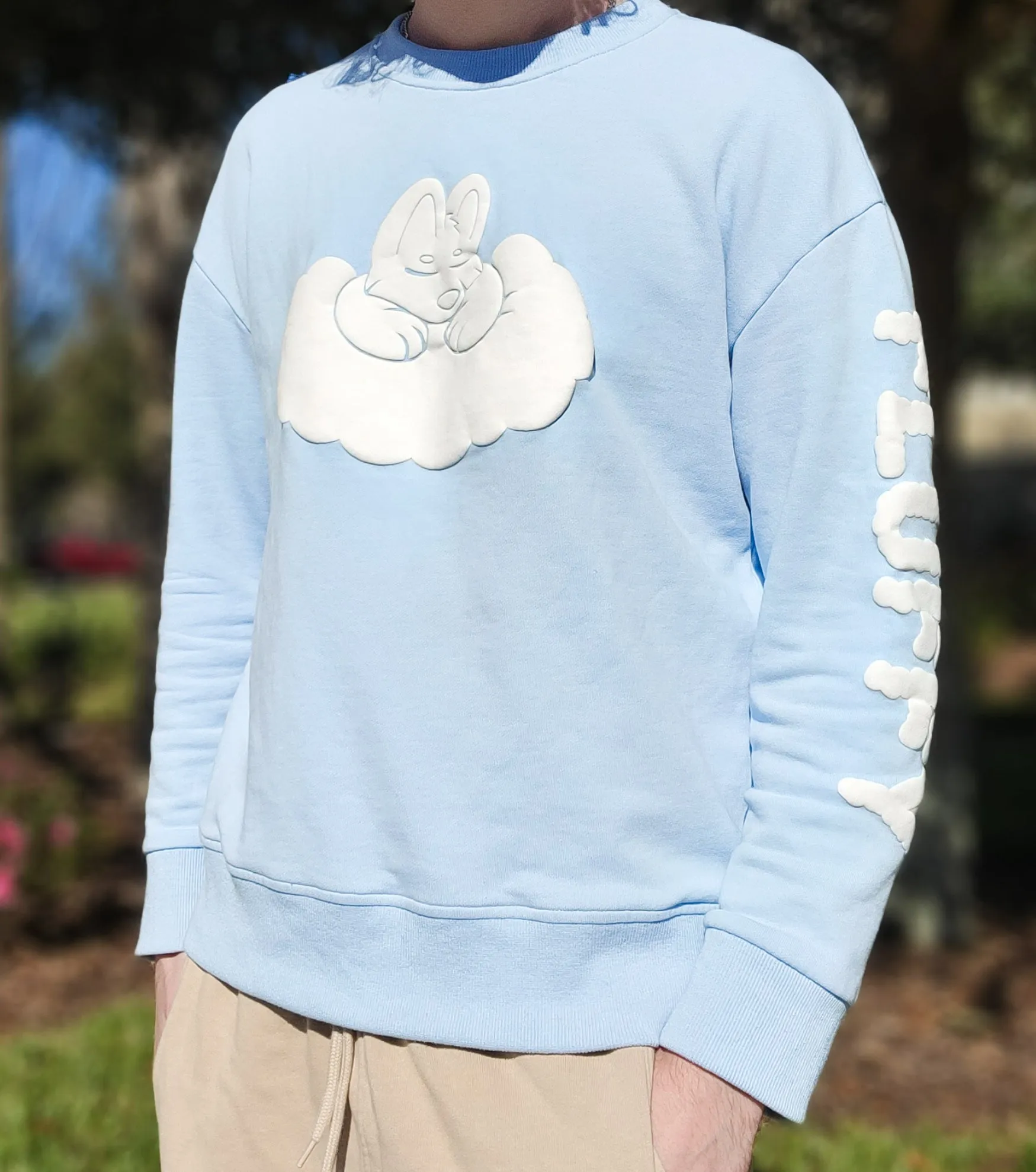 FLUFFY CLOUD CREWNECK