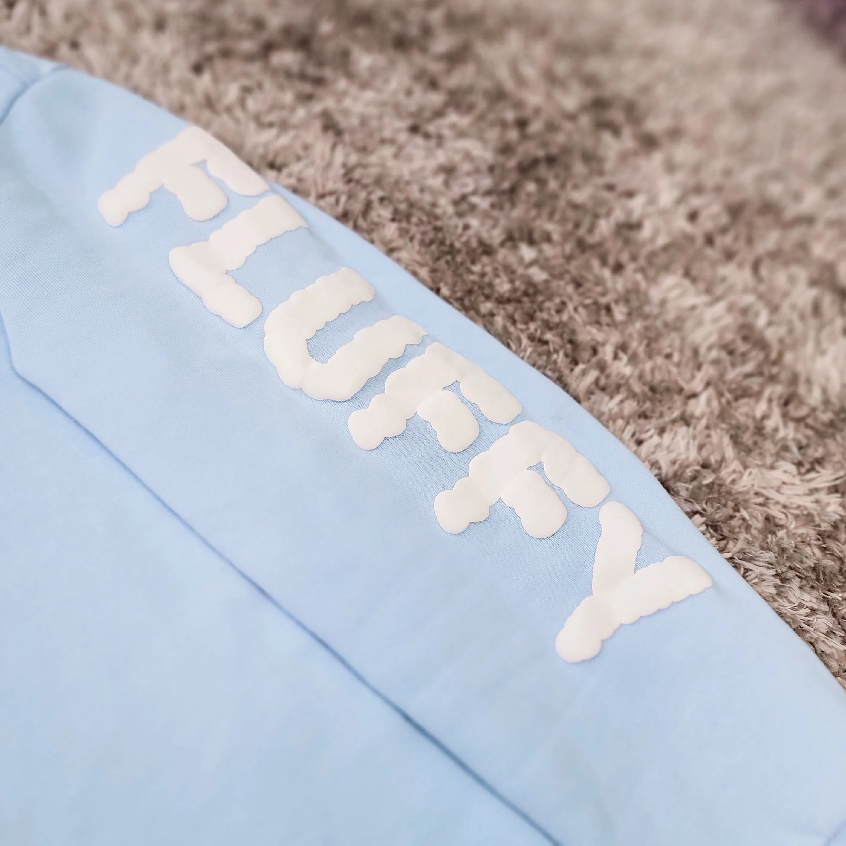 FLUFFY CLOUD CREWNECK