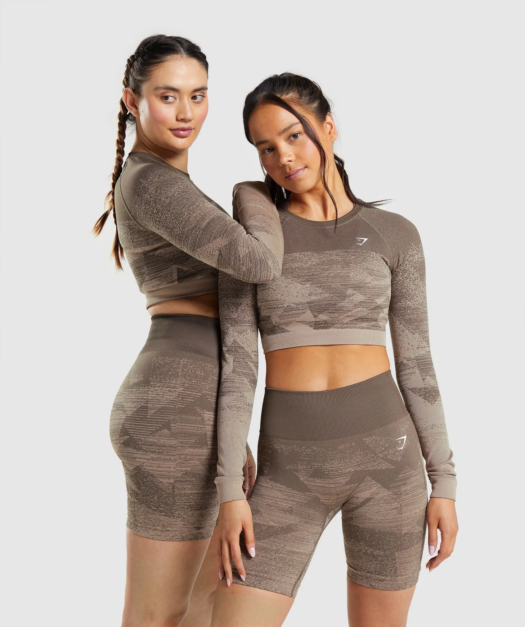 Gymshark Adapt Ombre Crop Top - Triangle | Penny Brown