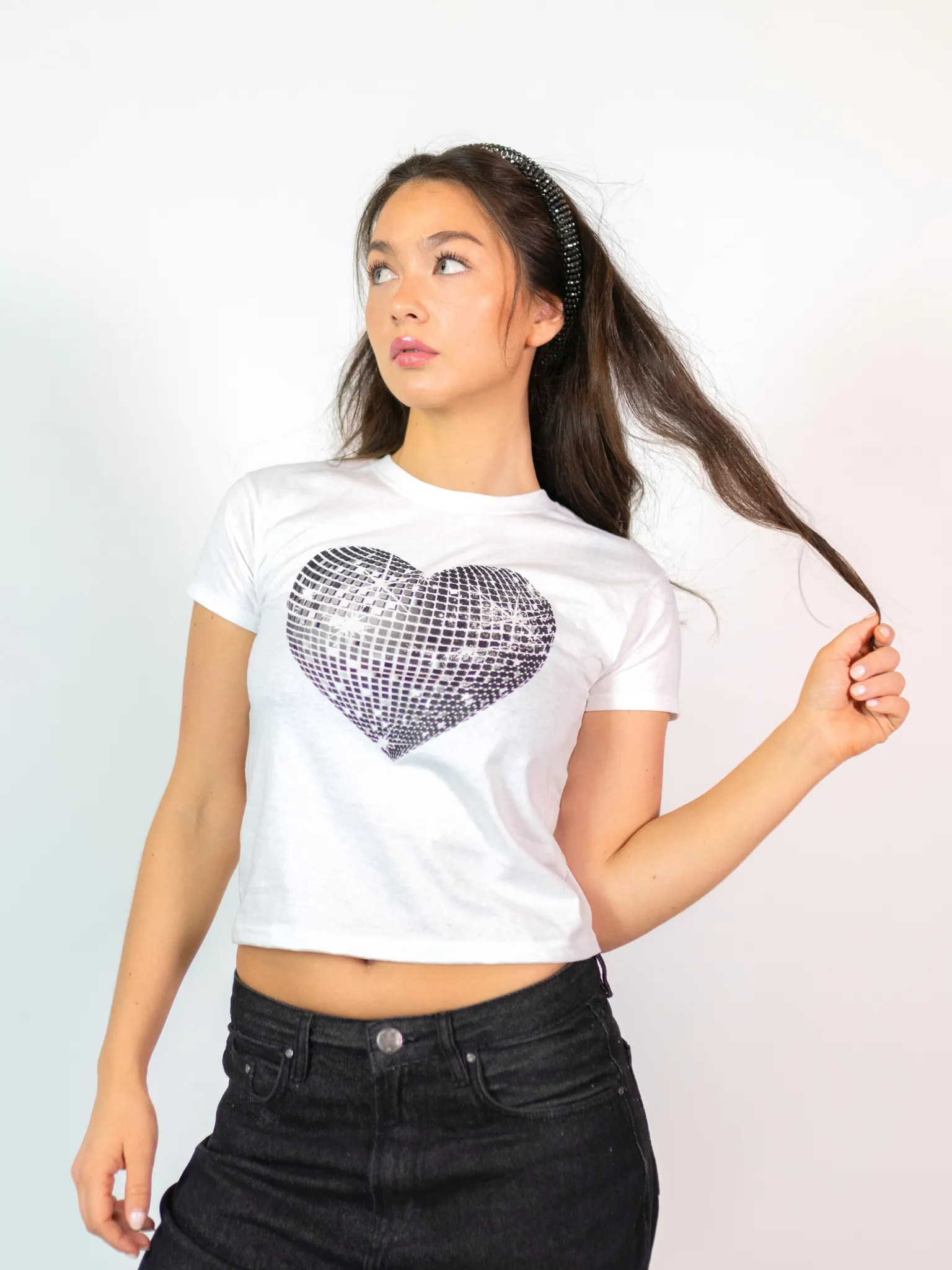 HEART DISCO (SORT) BABY TEE - HVID