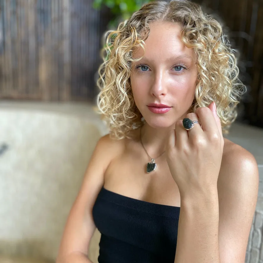 Moldavite Ring - Silver Contour